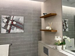 HiGuests - Park Gate Residence Tower C