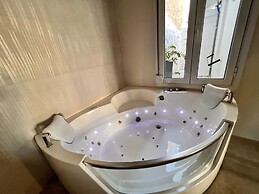 Perla Coco Jacuzzi Suites