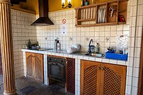 Duque Nest Hostel