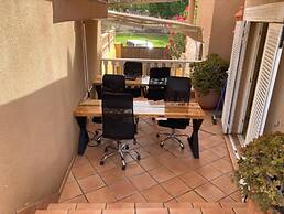 Duque Nest Hostel