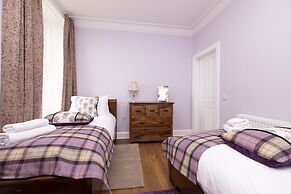 JOIVY Charming 2-Bed Flat Near Edinburgh Castle