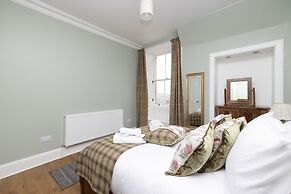 JOIVY Charming 2-Bed Flat Near Edinburgh Castle