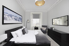 JOIVY 4-Bed Stylish Flat In Edinburgh City Centre