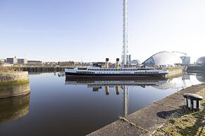 JOIVY Bright 3-Bed Flat Overlooking The Clyde