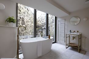 JOIVY Observatory Apartment
