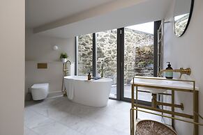 JOIVY Observatory Apartment