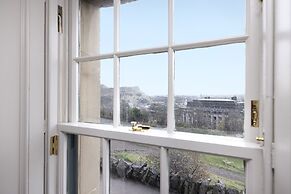 JOIVY Observatory Apartment