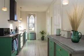 JOIVY Observatory House & Apartment
