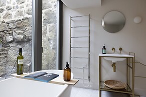 JOIVY Observatory House & Apartment