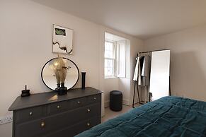 JOIVY Observatory House & Apartment