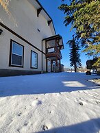 Raven's Nest Hotel