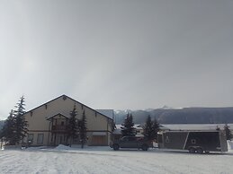 Raven's Nest Hotel