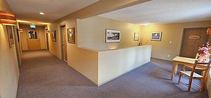 Raven's Nest Hotel