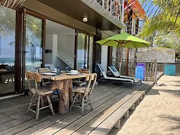 Mi Playa Galapagos Beachfront