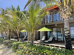 Mi Playa Galapagos Beachfront