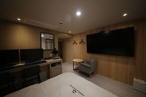 Gorilla Hotel the  Wonju