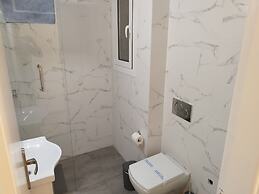 Zeus Apartment