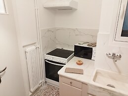 Zeus Apartment