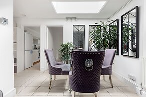 Magnificent 2 Bed Garden Flat in Oval