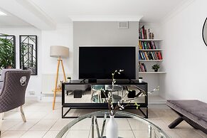 Magnificent 2 Bed Garden Flat in Oval