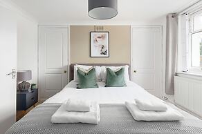 Magnificent 2 Bed Garden Flat in Oval