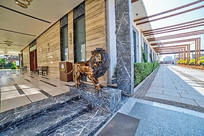 VRR Hotel's And Convention Centre
