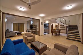 VRR Hotel's And Convention Centre