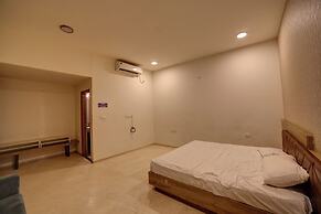 VRR Hotel's And Convention Centre