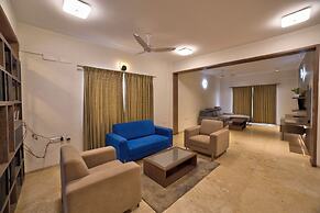 VRR Hotel's And Convention Centre