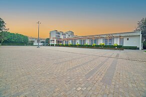 VRR Hotel's And Convention Centre