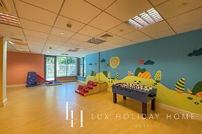 LUX The Downtown Blvd Suite