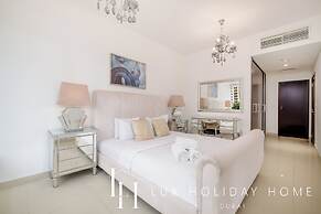 LUX The Downtown Blvd Suite