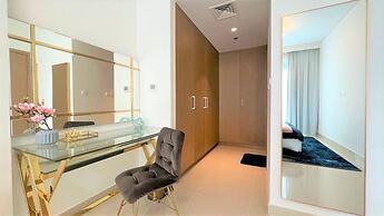 Luxury Dubai Creek Harbour Waterfront Apartment