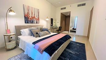 Luxury Dubai Creek Harbour Waterfront Apartment