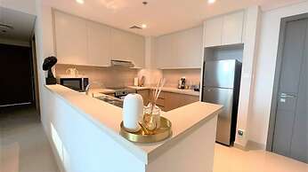 Luxury Dubai Creek Harbour Waterfront Apartment