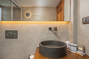 Azatis Luxury Villa