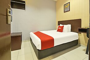 Hotel O M Three Hotel
