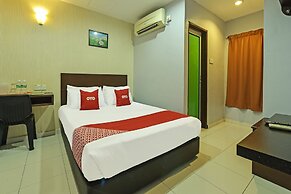 Hotel O M Three Hotel
