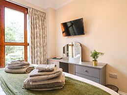 Avenue Croft