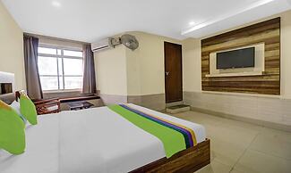 Treebo Darwesh Residency - 500m from Railway Station