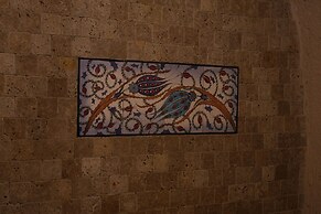 Pinhan Cave Suites