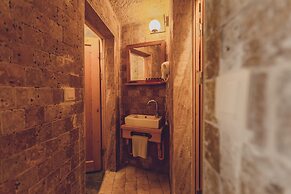 Pinhan Cave Suites