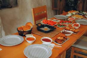 Pinhan Cave Suites