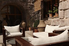 Pinhan Cave Suites