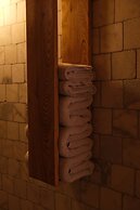 Pinhan Cave Suites