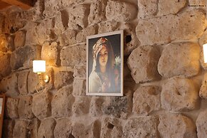 Pinhan Cave Suites