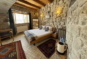 Pinhan Cave Suites