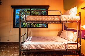 Yes Please Hostel