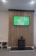 3-bed 5-6 Berth Modernised Bungalow!