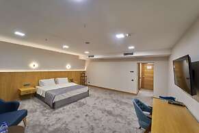 Hotel Asli Makon